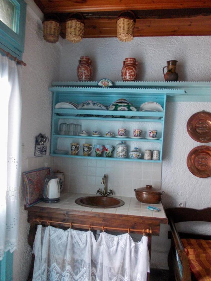 Nyfes Traditional Boutique Frosyni Скирос Екстериор снимка