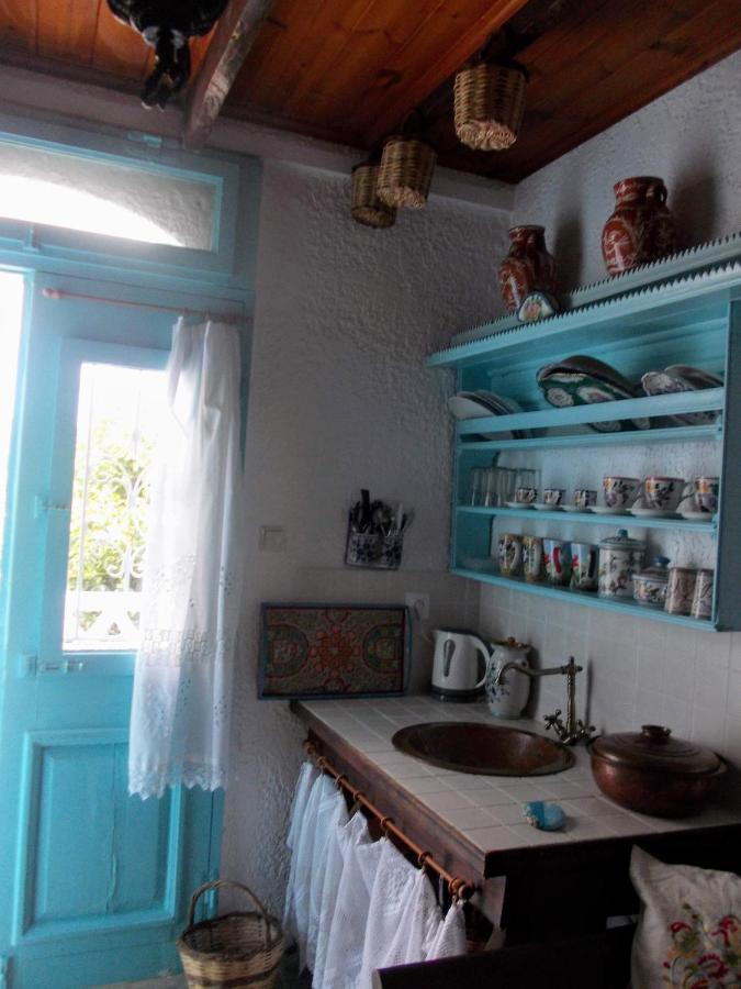Nyfes Traditional Boutique Frosyni Скирос Екстериор снимка